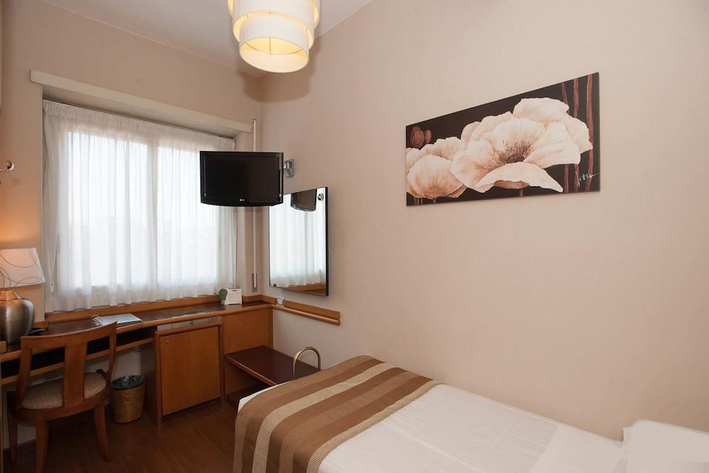 Best Western Hotel Piccadilly Rome Exterior photo